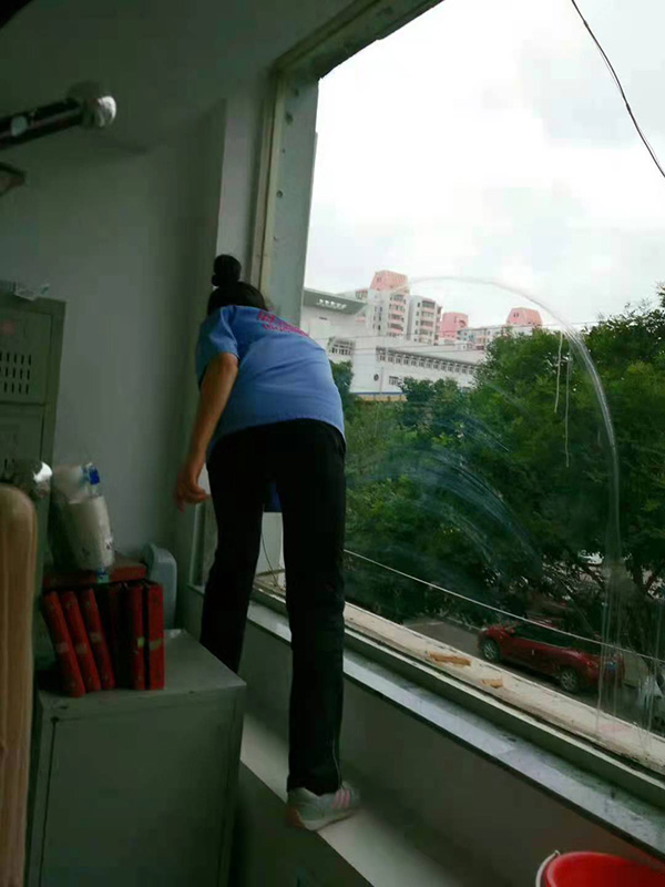 店铺清洗